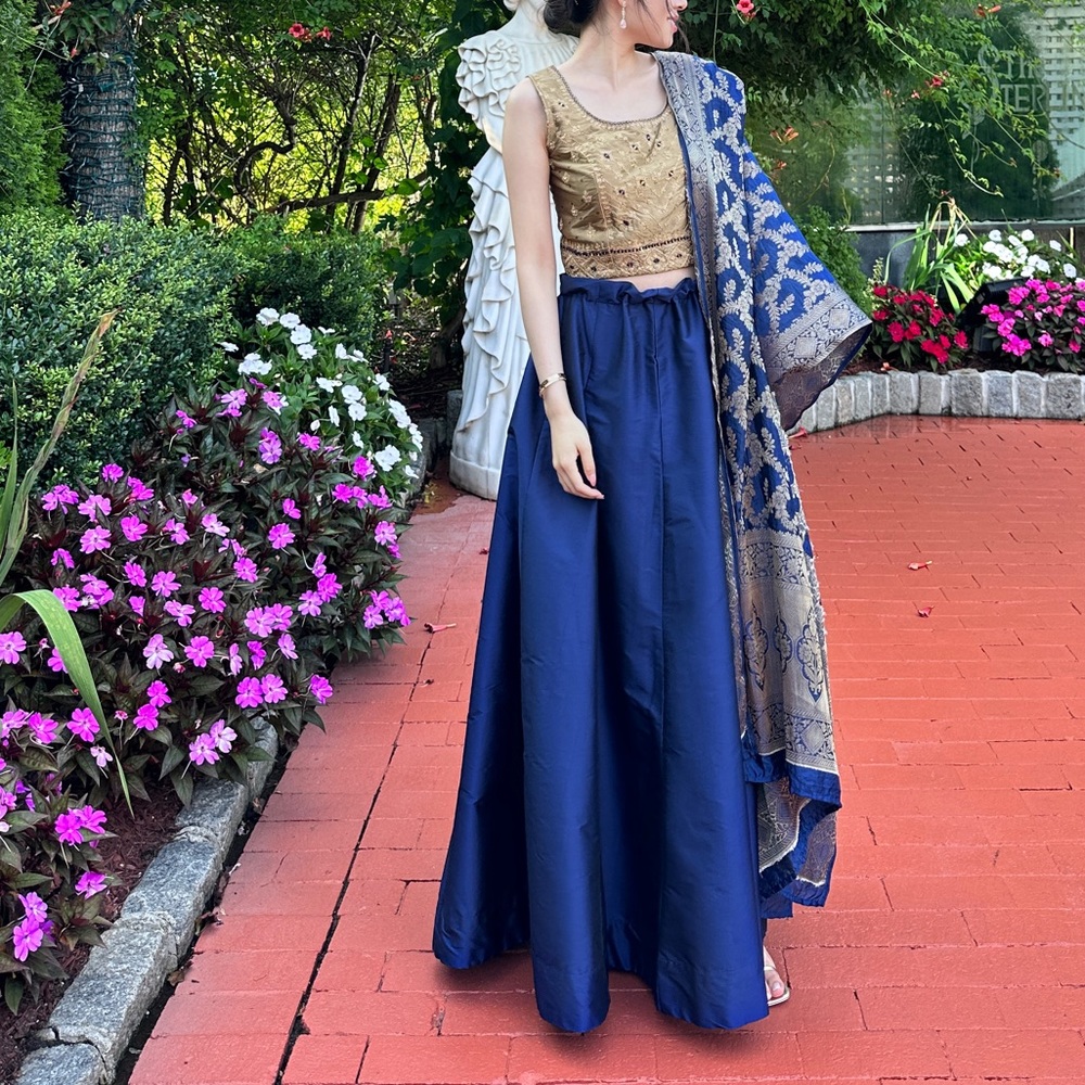 Lehenga/ Saree